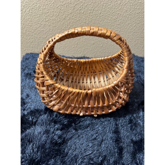 Vintage 1960's Rattan Woven Wicker WILLOW Gondola Gathering Basket Small 7" X7" - Picture 1 of 6